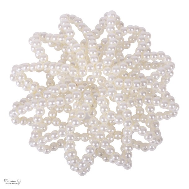 H�rnet med perler, Hvid